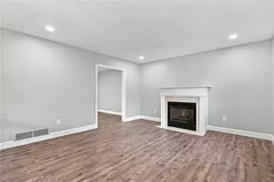 154 Spring Valley Dr, East Greenwich, RI 02818 - Photo 9