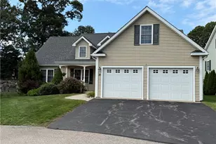 31 Butterfly Dr, Westerly, RI 02891 - Photo 3