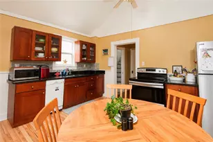 18 Almy St, Newport, RI 02840 - Photo 9