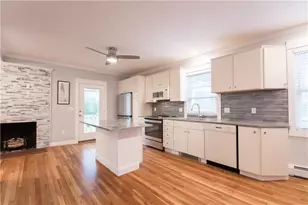 72 Thames St, Bristol, RI 02809 - Photo 1