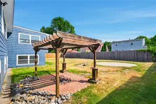 25 Stoneham St St, Cranston, RI 02920 - Photo 49