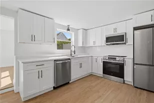 25 Stoneham St St, Cranston, RI 02920 - Photo 35