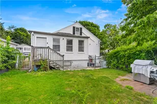 39 Bolton Ave, Providence, RI 02908 - Photo 5