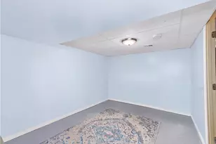 39 Bolton Ave, Providence, RI 02908 - Photo 35