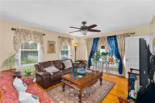 39 Bolton Ave, Providence, RI 02908 - Photo 15