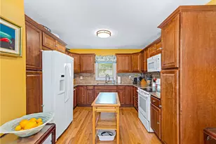 39 Bolton Ave, Providence, RI 02908 - Photo 19