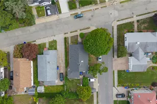 39 Bolton Ave, Providence, RI 02908 - Photo 13