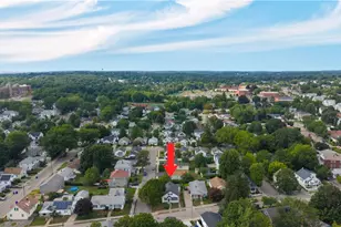 39 Bolton Ave, Providence, RI 02908 - Photo 9