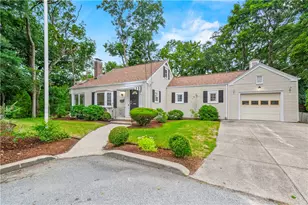 110 Ausdale Rd, Cranston, RI 02910 - Photo 3
