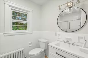 110 Ausdale Rd, Cranston, RI 02910 - Photo 21