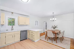 110 Ausdale Rd, Cranston, RI 02910 - Photo 15