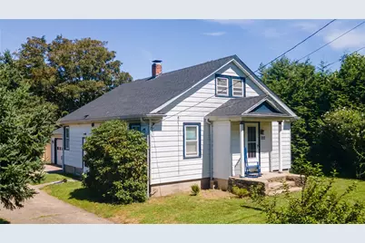 222 Peckham Avenue, Middletown, RI 02842 - Photo 1