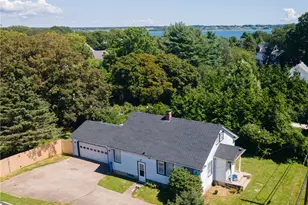 222 Peckham Ave, Middletown, RI 02842 - Photo 3