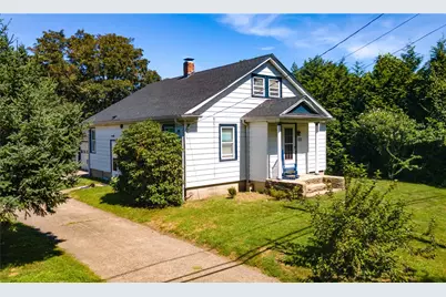 222 Peckham Avenue, Middletown, RI 02842 - Photo 29