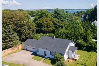 222 Peckham Avenue, Middletown, RI 02842 - Photo 3