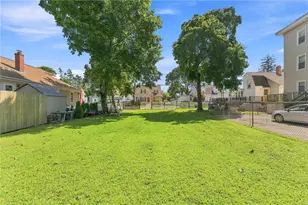 353 Smithfield Ave, Pawtucket, RI 02860 - Photo 21
