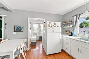 353 Smithfield Ave, Pawtucket, RI 02860 - Photo 7