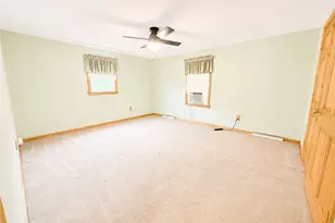 60 Martin St, East Providence, RI 02914 - Photo 9