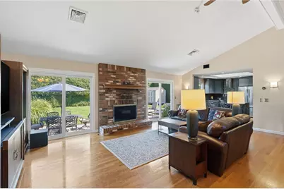 32 Red Cedar Lane, North Providence, RI 02904 - Photo 7
