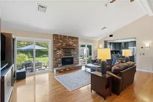 32 Red Cedar Ln, North Providence, RI 02904 - Photo 7