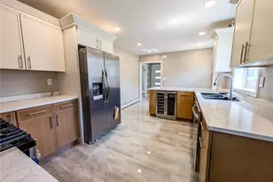 184 Cumberland St, Providence, RI 02908 - Photo 5