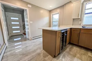 184 Cumberland St, Providence, RI 02908 - Photo 9