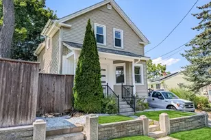 184 Cumberland St, Providence, RI 02908 - Photo 1