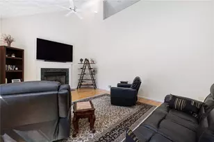 15 W Bluebird Ln, Cranston, RI 02921 - Photo 11