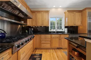 15 W Bluebird Ln, Cranston, RI 02921 - Photo 5