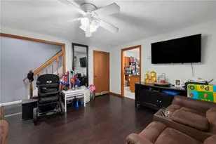 54 Balckburn Ave, Warwick, RI 02886 - Photo 9