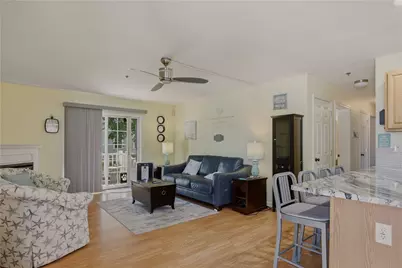 231 Maple Avenue #201, Newport, RI 02840 - Photo 3