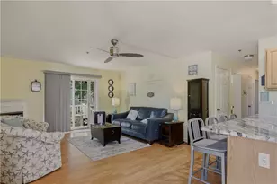 231 Maple Ave, Newport, RI 02840 - Photo 3
