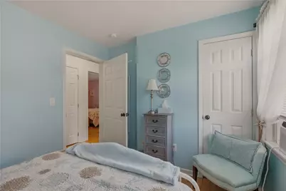 231 Maple Avenue #201, Newport, RI 02840 - Photo 17