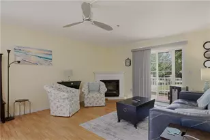 231 Maple Ave, Newport, RI 02840 - Photo 3