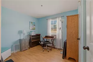 231 Maple Ave, Newport, RI 02840 - Photo 13