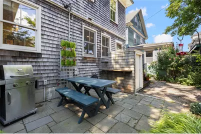 35 Mt. Vernon Street, Newport, RI 02840 - Photo 9