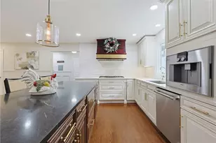 34 Georgiana Dr, Cumberland, RI 02864 - Photo 9