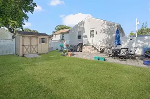 18 Pine St, North Providence, RI 02911 - Photo 3