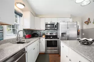 18 Pine St, North Providence, RI 02911 - Photo 9