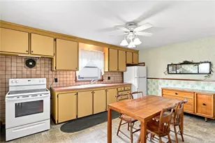 219 Grosvenor Ave, North Providence, RI 02904 - Photo 23