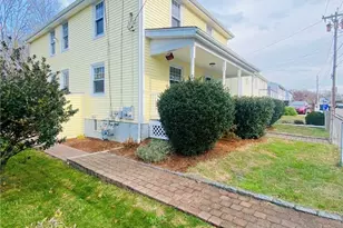 31 Roma St, Bristol, RI 02809 - Photo 5