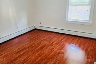 31 Roma St, Bristol, RI 02809 - Photo 9