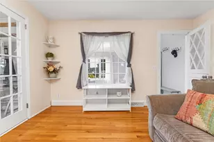 26 Bowden Ave, Barrington, RI 02806 - Photo 7