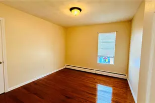 384 Metacom Ave, Warren, RI 02885 - Photo 9