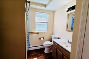 384 Metacom Ave, Warren, RI 02885 - Photo 7