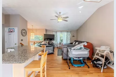 61 Lonsdale Street, West Warwick, RI 02893 - Photo 3