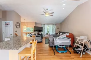 61 Lonsdale St, West Warwick, RI 02893 - Photo 3