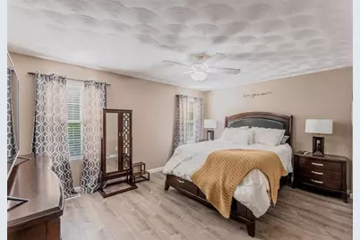 61 Lonsdale Street, West Warwick, RI 02893 - Photo 13