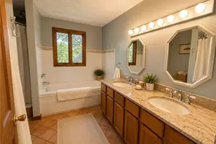 027 Sunset Hill Ave, Portsmouth, RI 02872 - Photo 13