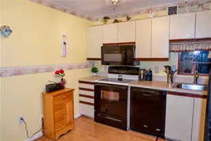 185 Manville Hill Rd Rd, Cumberland, RI 02864 - Photo 9